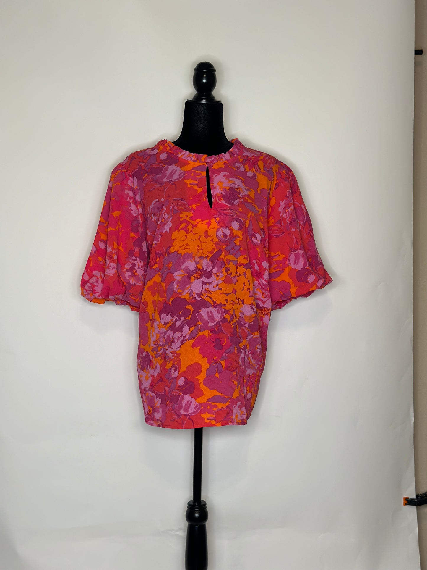 Flirty Floral Split Neck Orange/Pink Top - Curvy