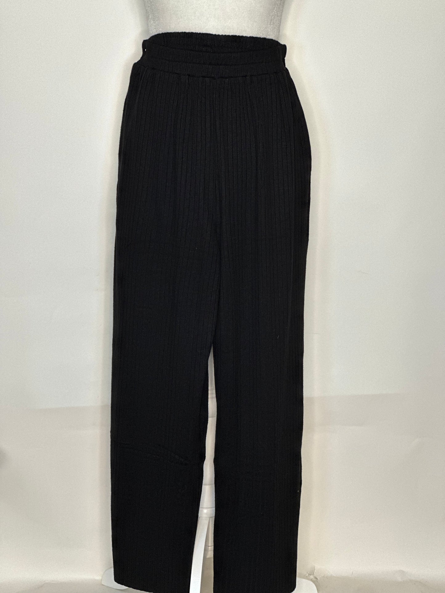 Ribbed Knit Cropped Wide Legged Pants