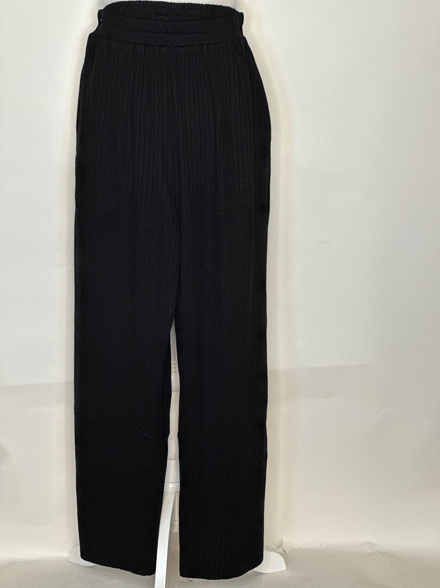 Ribbed Knit Cropped Wide Legged Pants